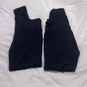 2 Pairs of Victoria’s secret ON POINT FLOW Leggings